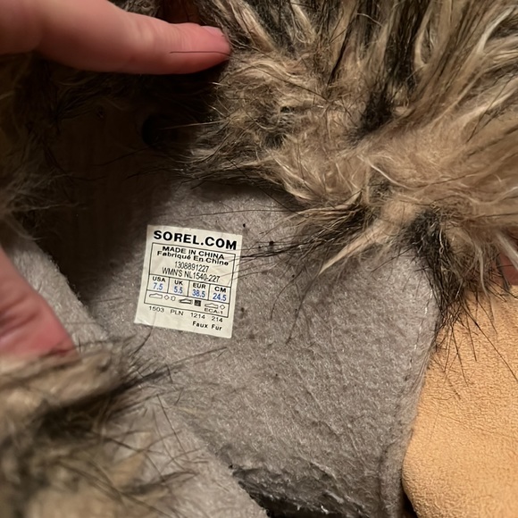 Sorel snow boots. Brown. Size 7.5 - Picture 5 of 6